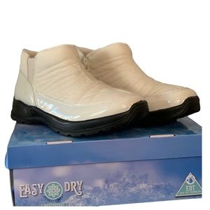 Easy street JAX White Booties.